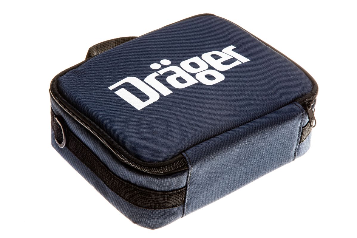 Blaue Tasche mit Dräger-Logo, Reißverschluss und Tragegriff.