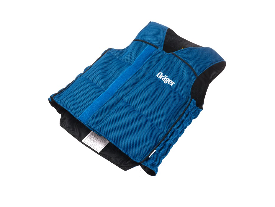 Eine blaue Dräger Kühlweste mit schwarzem Innenfutter, dient zur Kühlung bei körperlicher Arbeit.