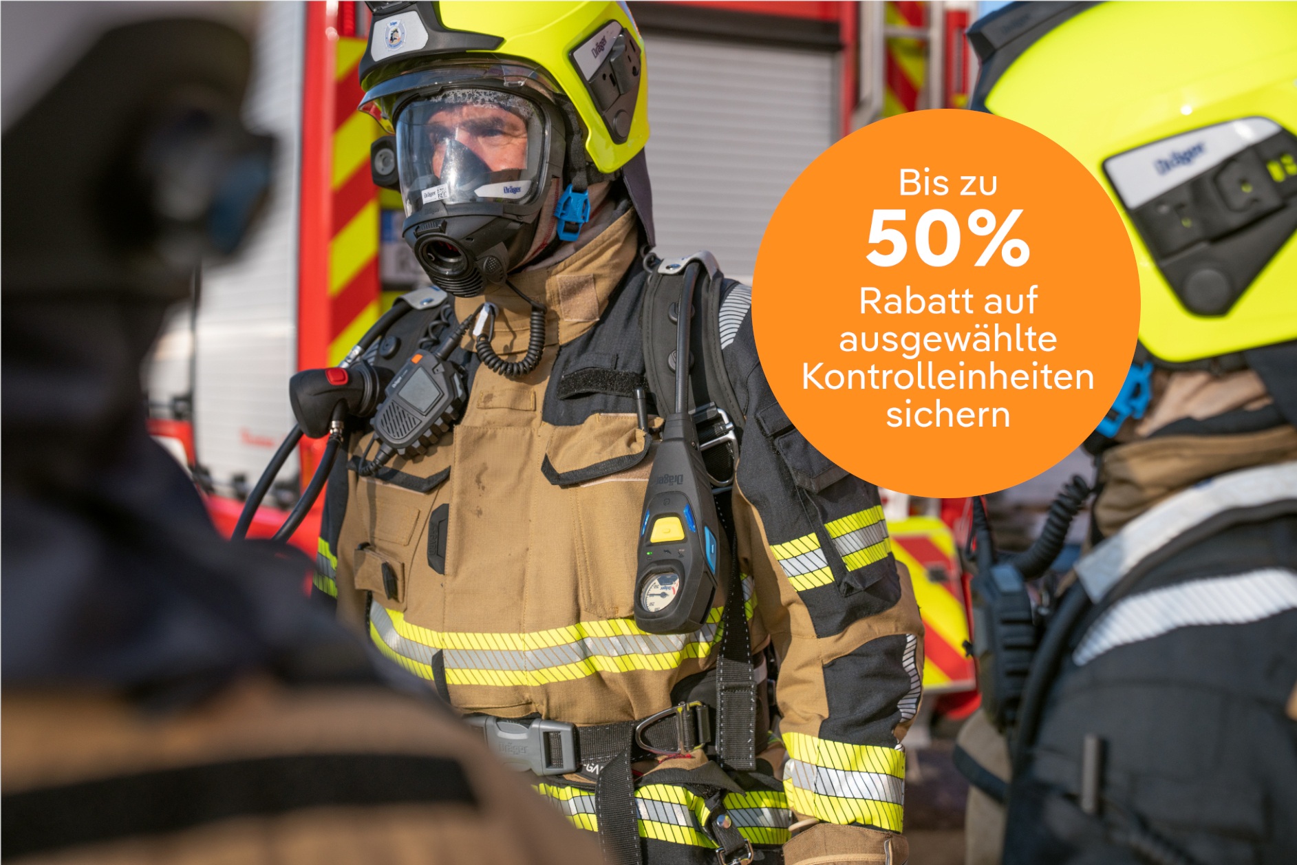 Feuerwehrmann mit Dräger FPS-COM
