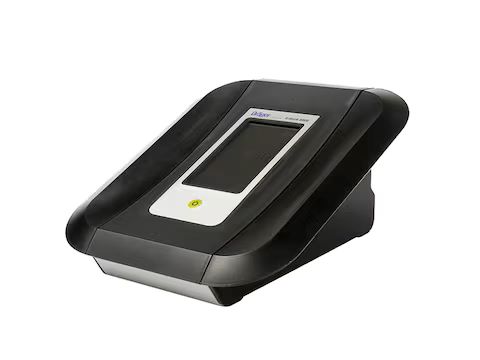 Kalibrierstation X-Dock 6300 von Dräger Schwarze und weiße Kalibrierstation mit Bildschirm, Modell X-Dock 6300.