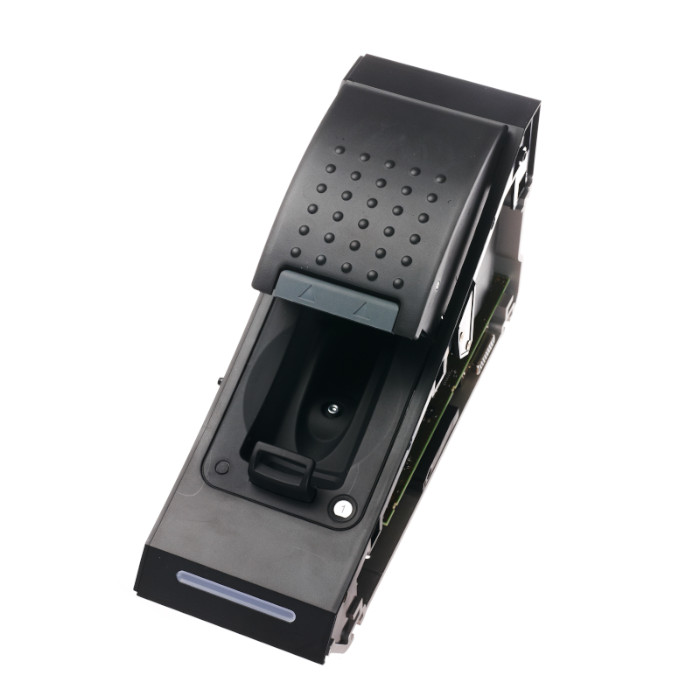 Dräger Produktabbildung D-52815-2012 Schwarzes, rechteckiges Sicherheitsgerät mit Tasten und Griff.