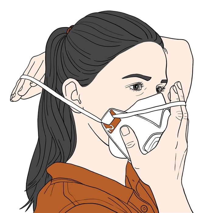 Maske wird aufgesetzt