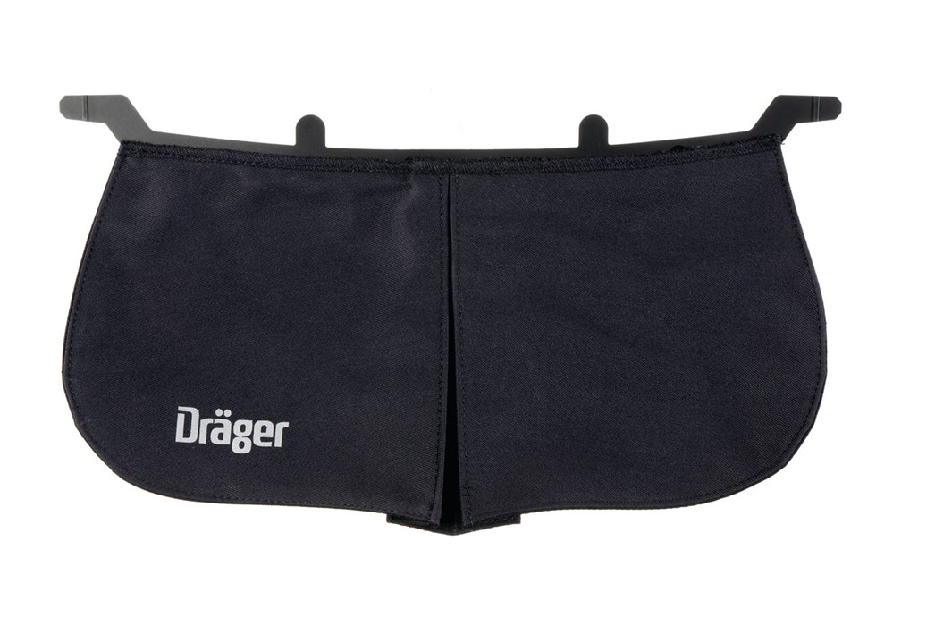 Schwarzes Schutzcover mit Dräger-Logo, vermutlich für Helmzubehör.
