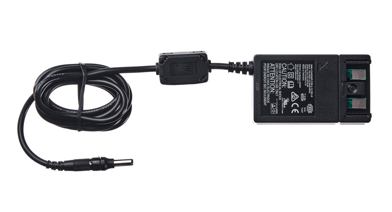 Netzadapter für Dräger Geräte Schwarzer Netzadapter mit Kabel und Steckanschluss, geeignet für Dräger Sicherheitstechnik Produkte.