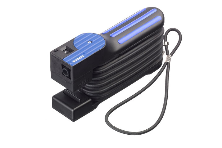 Dräger Sicherheitstechnik Zubehör Sicherheitsprodukt im Webshop Dräger, schwarzes Design mit blauer Abdeckung und Kabel.
