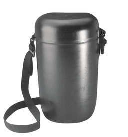 Tragedose Wikov V von Dräger Schwarze Tragedose mit Schulterriemen, steht aufrecht.