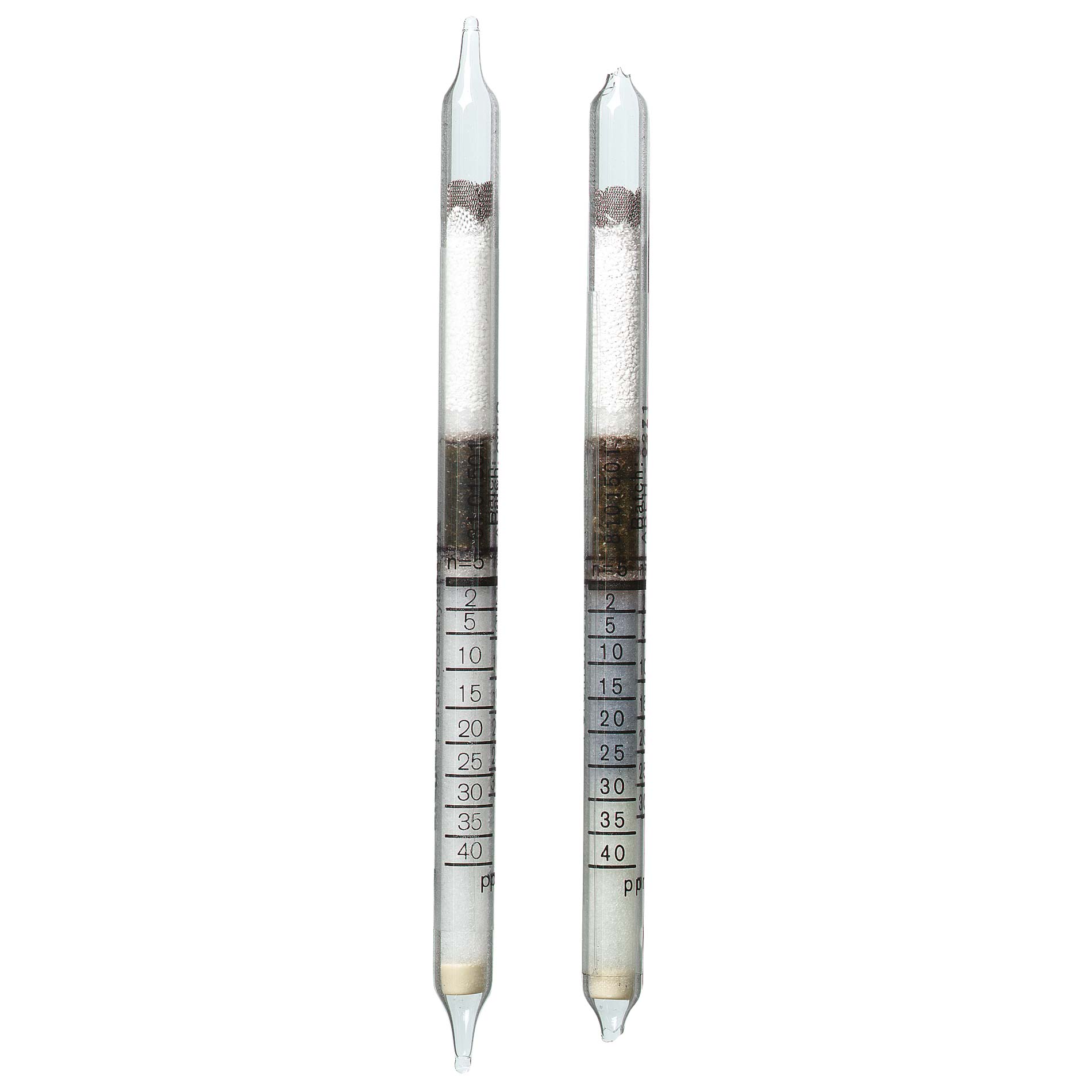 Dräger-Gasspürrohr No. 8101501 Zwei gläserne Gasspürrohre mit Beschriftungsskala.